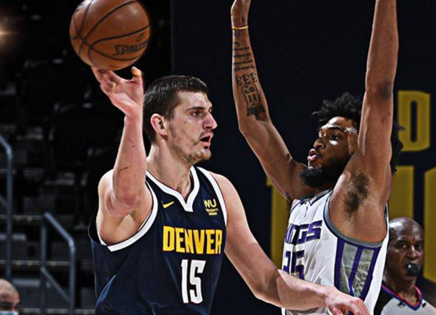 足球奉献更 足球奉献更